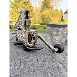 Old Vintage Antique Ornate Yankee Wine Whiskey Medicine Bottle Cork Press Corker